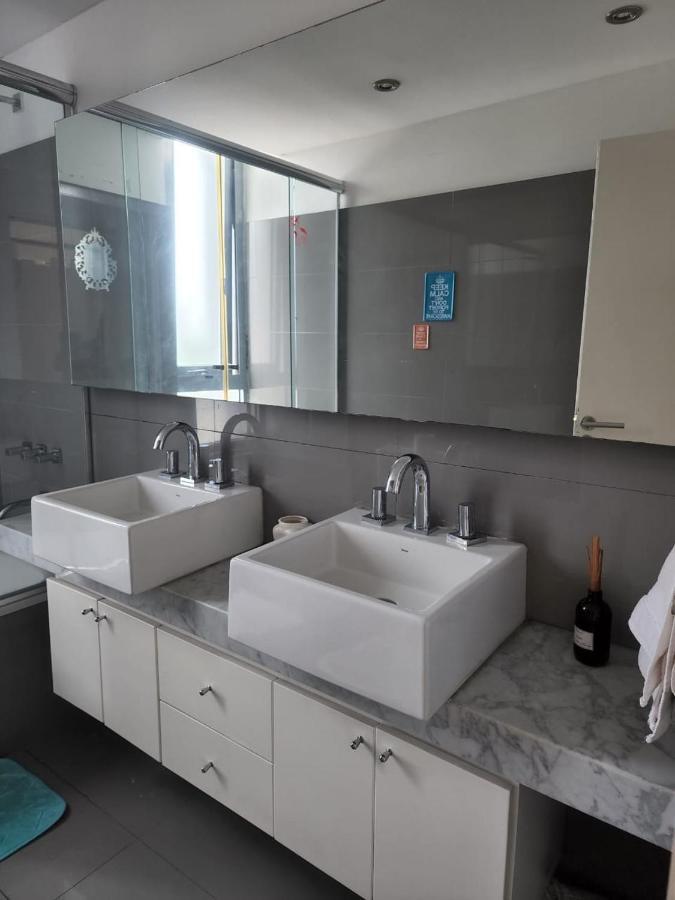 Apartamento Av Kennedy Y Cervino A Metros Embajada Eeuu ブエノスアイレス エクステリア 写真