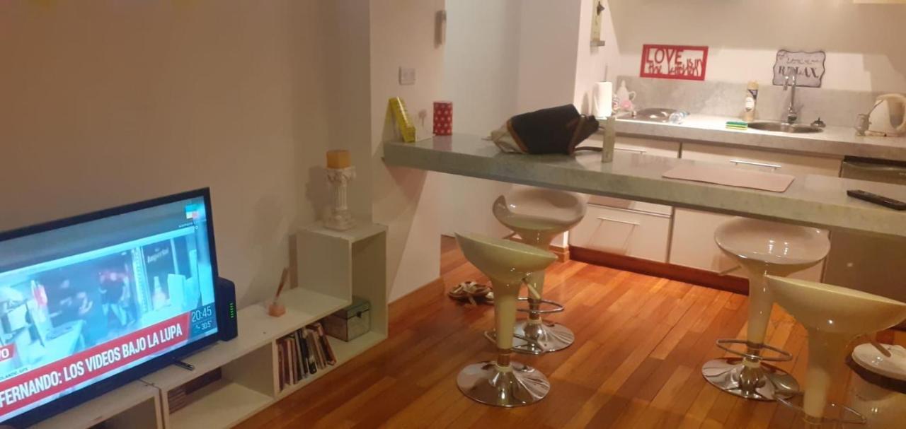 Apartamento Av Kennedy Y Cervino A Metros Embajada Eeuu ブエノスアイレス エクステリア 写真